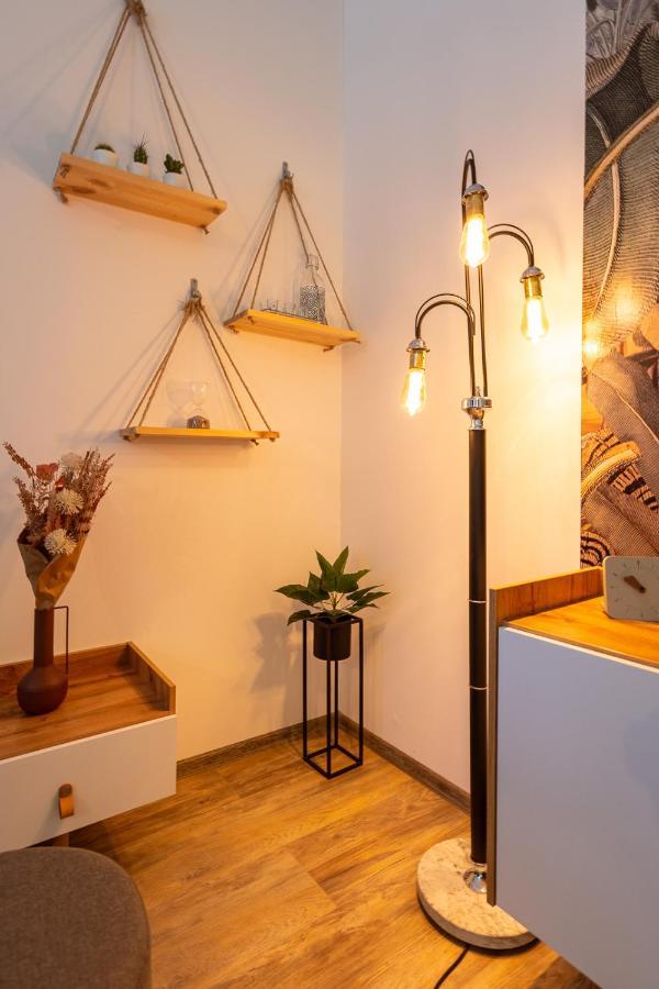 Stylish Modern Apartment Next To New York Cafe Boedapest Buitenkant foto