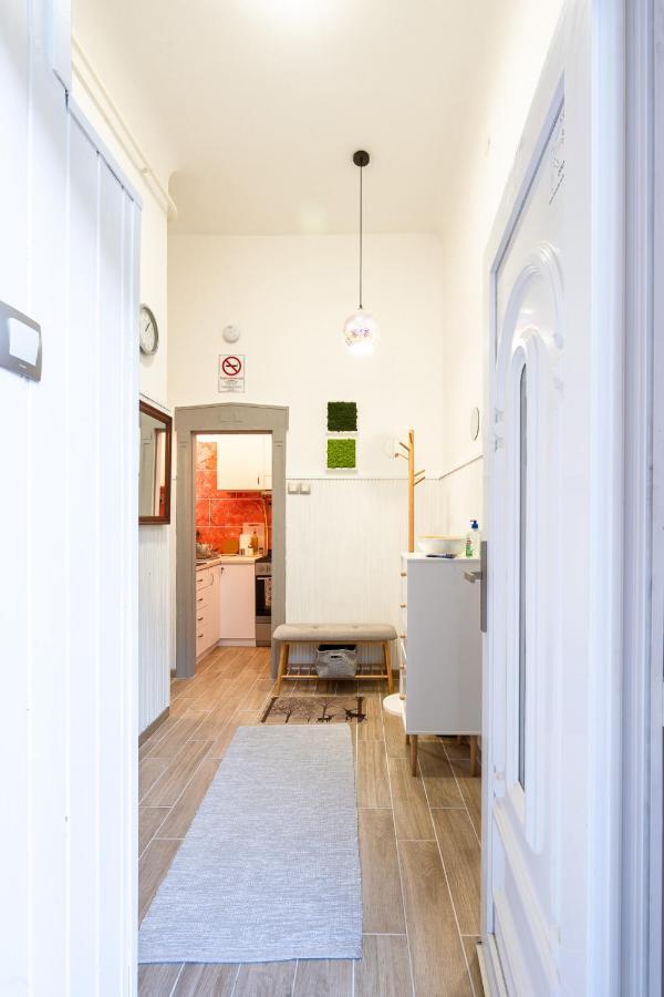 Stylish Modern Apartment Next To New York Cafe Boedapest Buitenkant foto